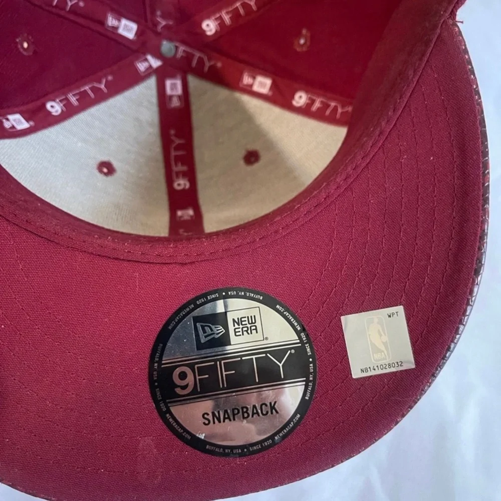NEW ERA CLEVELAND‎ CAVALIERS NBA MAROON 9FIFTY SNAP BACK HAT - Picture 5 of 9